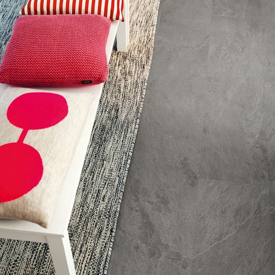 Vinylgolv Pergo Tile Grey Scivaro Slate