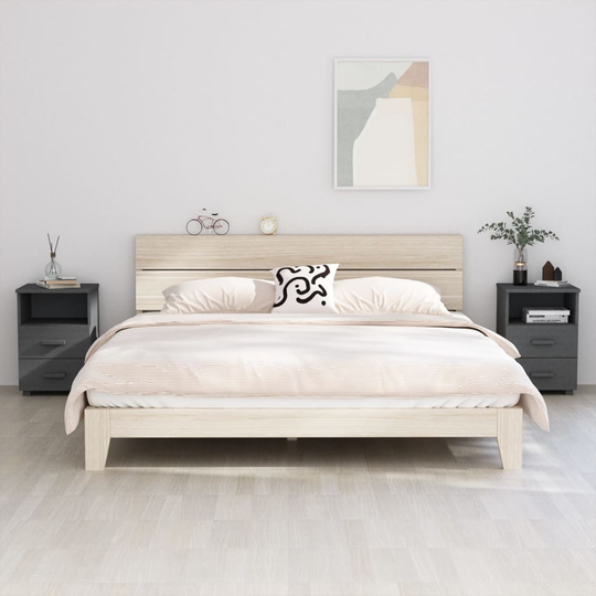 vidaXL Sängbord 2 st mörkgrå 40x35x62 cm massiv furu