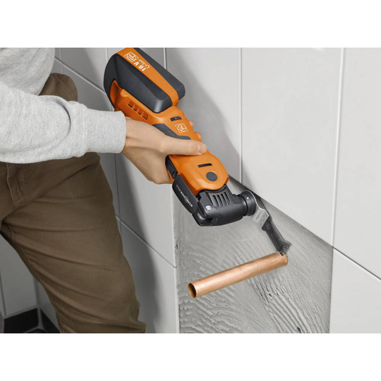 Fein MULTIMASTER AMM 700 Max Top 7 129 34 61 00 0 Multiverktyg batteridriven inkl. 2x batterier 64 delar 18 V 3 Ah