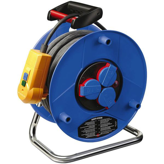Brennenstuhl 1218390 Kabelvinda IP44, 3-vägs