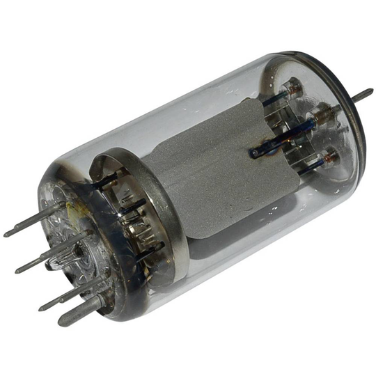 QQE 06 / 40 = SRS 4451 Elektronrör Dubbeltetrod 600 V 100 mA Antal poler: 7 Sockel: Septar Innehåll 1 st